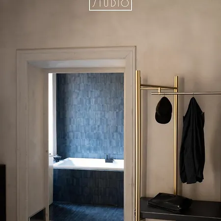 Unicum Grande Archivio Centro Storico Napels